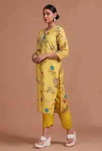 Set Of 3: Yellow Cotton Printed Kurta With Pant & Dupatta image 4