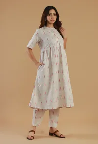 Off-White Ikat Cotton Gathered Short-Sleeve Kurta image 2
