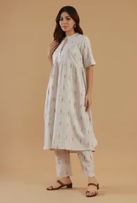 Off-White Ikat Cotton Gathered Short-Sleeve Kurta image 3