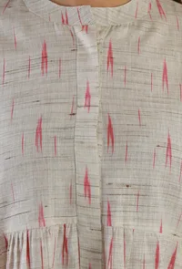 Off-White Ikat Cotton Gathered Short-Sleeve Kurta image 5