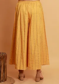 Set of 2:  Yellow Multicolor Straight  Kurta And Yellow Checked Flared Pants image 6