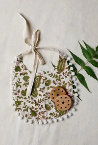 Off-white Bamboo Fabric Pom-Pom Printed Bib image 4