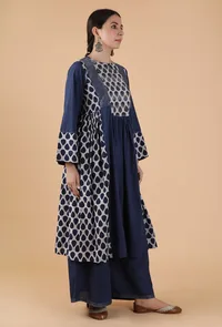 Vinita Indigo Buta Printed Panelled Gathered Kurta With Zari Embroidery image 2
