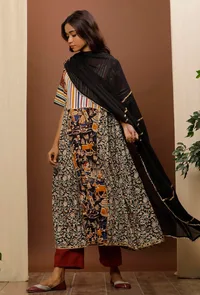Set Of 3-Black,White and Beige Stripe and Kalamkari Kurta With Gota Detailing , Black Cotton Gotta Striped Dupatta and Rust Red Cotton Straight Pants image 1