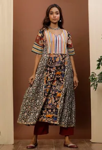 Set Of 3-Black,White and Beige Stripe and Kalamkari Kurta With Gota Detailing , Black Cotton Gotta Striped Dupatta and Rust Red Cotton Straight Pants image 2