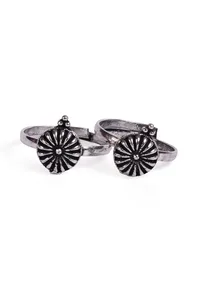 Hridaya German Silver Adjustable Toe Ring image 2