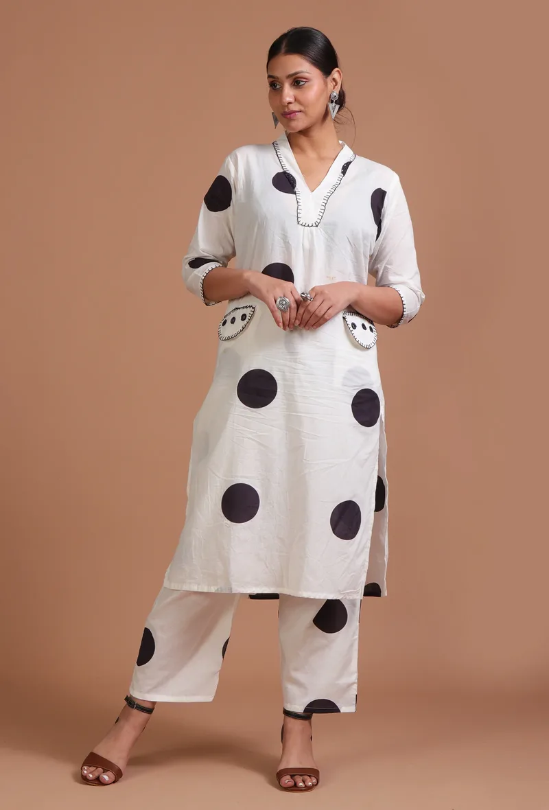 Set Of 2: White Cotton Solid Hand Embroidered Kurta & Pant Set