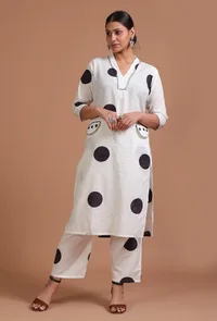 Set Of 2: White Cotton Solid Hand Embroidered Kurta & Pant Set image 1