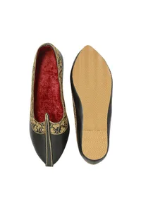 Black Zari Aari Embroidered Juttis image 3
