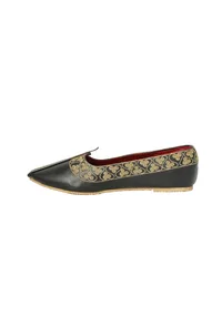 Black Zari Aari Embroidered Juttis image 5