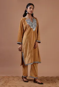 Beige Velvet Zari Embroidered Kurta, Pant And Dupatta Set- Free Size image 3
