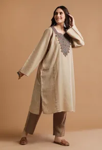 Rodeo Dust Kashmiri Sozni Embroidery Phiran-Free Size image 2