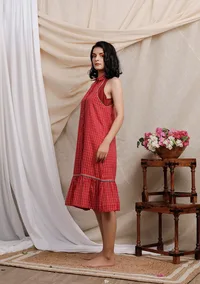 Red Gamcha With Contrast Tier Dress image 2