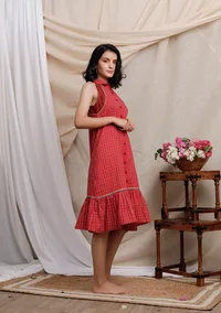 Red Gamcha With Contrast Tier Dress image 3