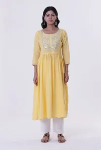 Set Of 3: Yellow & White Cotton Block Printed Kurta, Pant & Dupatta image 3