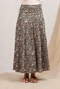 Black And Beige Kalamkari Cotton Skirt image 2