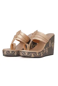 Refined Golden Hand Embroidered Kolhapuri Inspired Wedges image 5