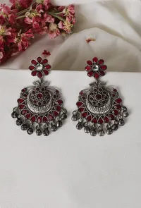 Red Kundan Oxidized Ghungroo Chandbalis image 1