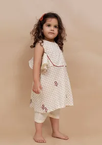 Set of 2: Beige Floral with dot Printed top and Beige Capri image 2