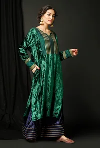 Set of 2 : Green Velvet Phiran and Blue velvet Pallazo image 3
