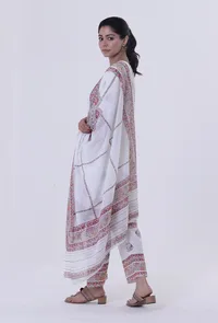 White Color Cotton Dupatta with Multicolor Motif image 3