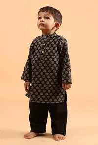 Set Of 2: Rodas Black Ajrakh Print Cotton Kurta & Black Pyjama image 1