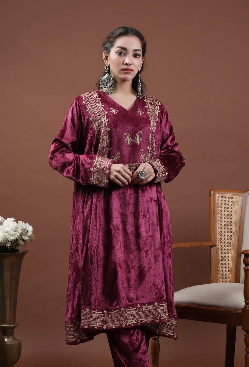Mehreen Wine Velvet Phiran With Tilla Embroidery