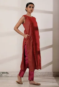 Maroon Zari Woven Chanderi Straight Kurta image 2