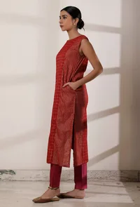 Maroon Zari Woven Chanderi Straight Kurta image 3