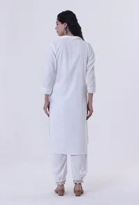 Set Of 2: White Lurex Kurta With Pant Set image 3