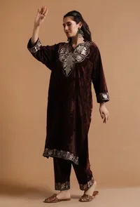 Set Of 2: Congo Brown Kashmiri Tilla Embroidery Phiran With Pant-Free Size image 3