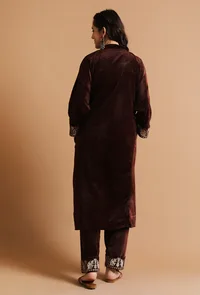 Set Of 2: Congo Brown Kashmiri Tilla Embroidery Phiran With Pant-Free Size image 4