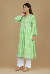 Set of 2 Light Green Ikat Flared Kurta with Solid White Pants image 2