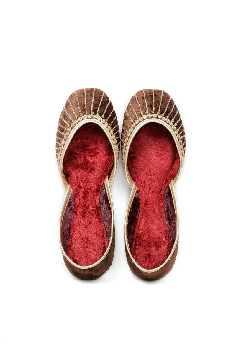 Bhoori Contrast Velvet Jutti