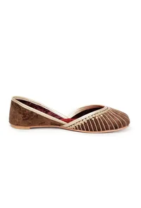 Bhoori Contrast Velvet Jutti image 5