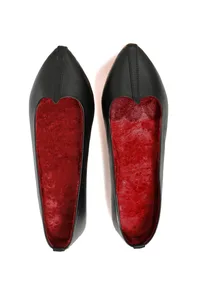 Black Cruelty-Free Leather Juttis image 1
