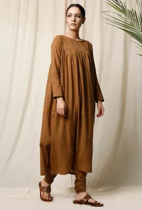 Set of 2: Khaki Gathered Kurta & Churidaar image 4