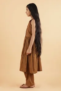 Set Of 2: Dark Brown Mulmul Kurta & Pants image 2