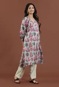 Elegant Off-White Kalamkari Printed Silk A-Line Kurta image 3