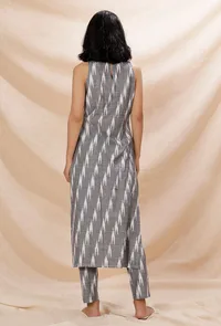 Black Cotton Straight Ikkat Kurta image 4