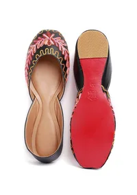 Black Rose Pink Tili Aari Embroidery Jutti image 2