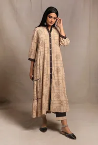 Black-Ecru Contrast Long Tier Kurta Dress image 3