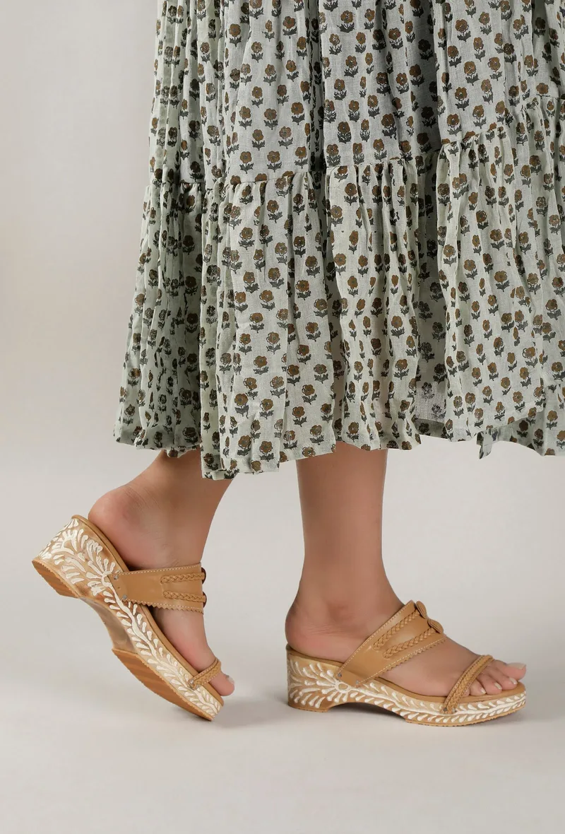 Tortilla Brown Wooden Carved Braided Wedges