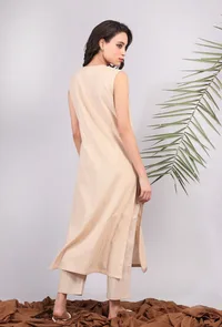Beige Kantha Embroidered Front Slit Kurta image 5