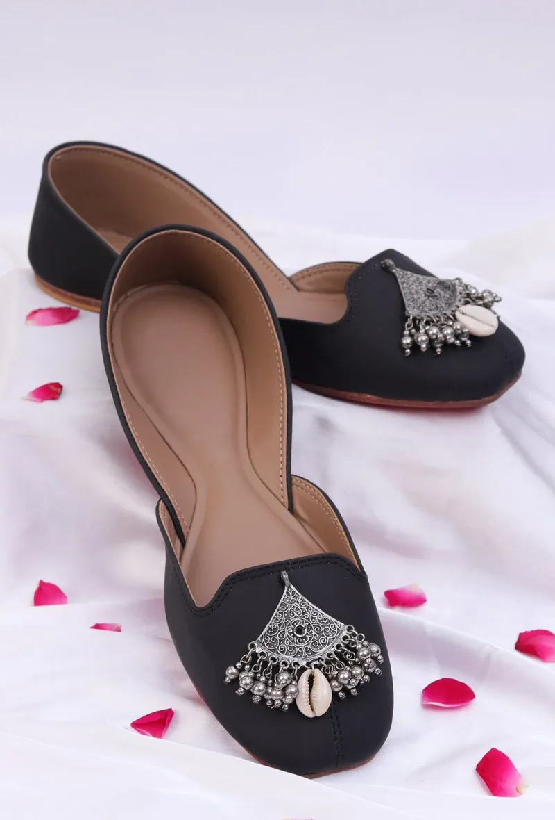 Sleek Black Jutti with Tribal German Silver