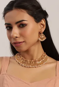Pearl Temple Jewellery Set In Laxmi Devi Alloy With Adjustable Drawstring image 1