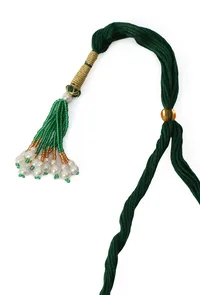 Pearl Temple Jewellery Set In Laxmi Devi Alloy With Adjustable Drawstring image 6