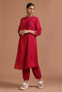 Set Of 2: Red Cotton Plain Kurta & Pant Set image 2
