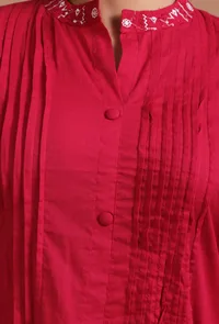 Set Of 2: Red Cotton Plain Kurta & Pant Set image 6