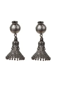 Panihari Woman Matka Drop Earrings image 2